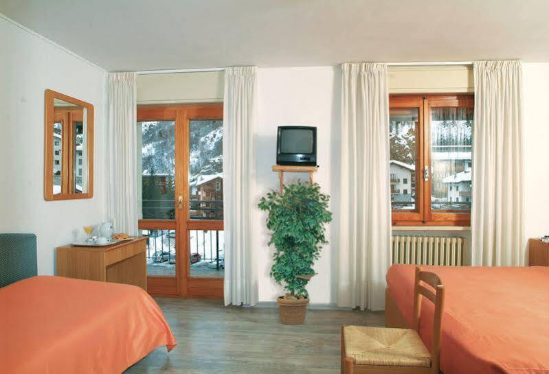 Hotel Bijou Valtournenche Εξωτερικό φωτογραφία